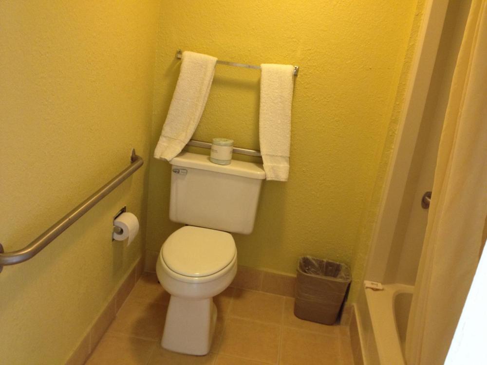 King Room - Disability Access/Non-Smoking interior